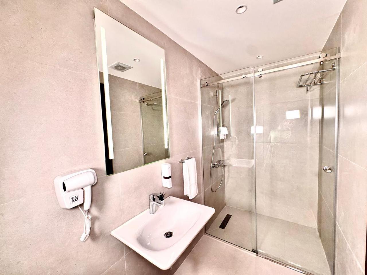 New Merryland Hotel 3*